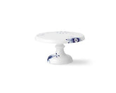 Serveringsfad på fod i blå mega riflet porcelæn fra Royal Copenhagen – elegant og klassisk design til borddækning og servering.